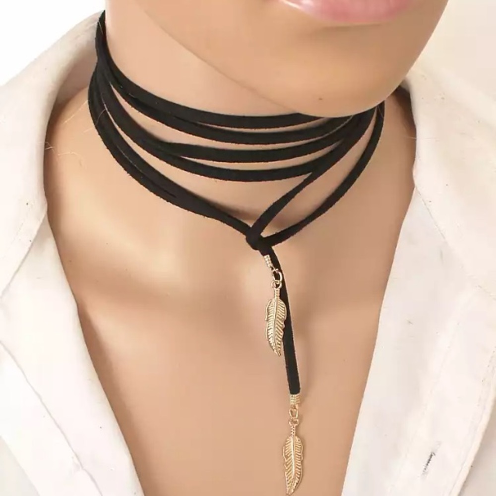 NEW GOTHIC FEATHER ROPE NECKLACE